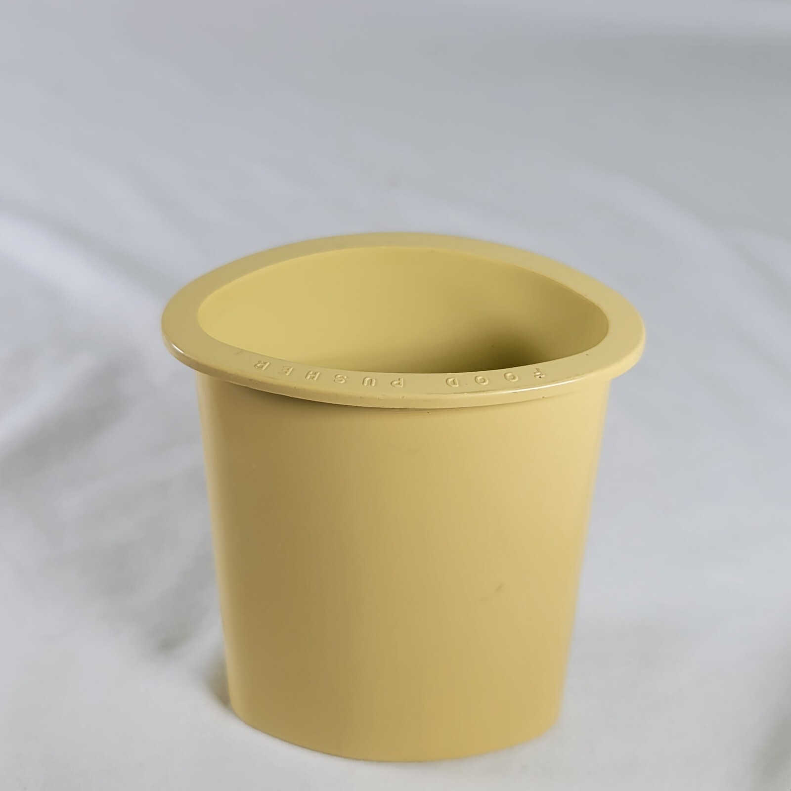 OSTER Kitchen Center Regency Food Processor Part PUSHER Yellow Gold 957-14A
