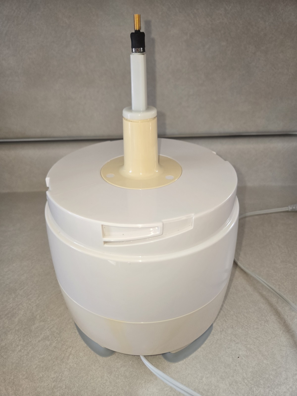 Hamilton Beach Food Processor Model 70590 FP11 Motor Base Only Works Fine