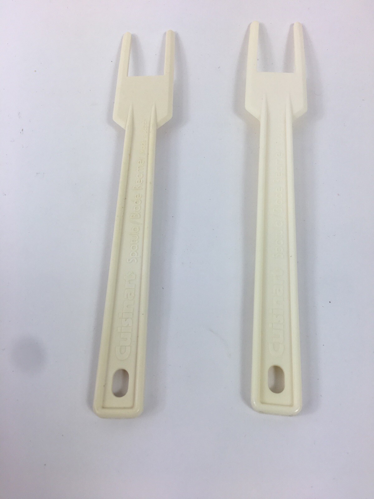 2 OEM White Cuisinart Food Processor Spatula / Blade Reamer from Japan
