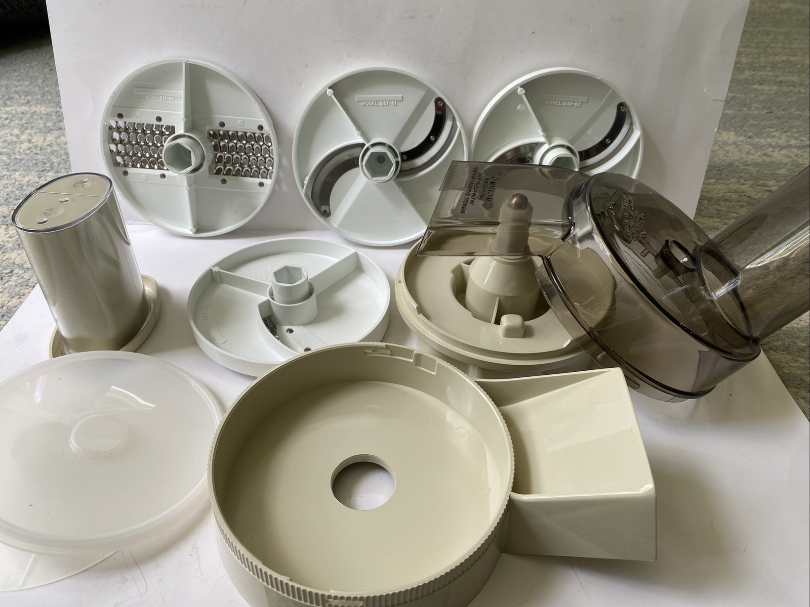 Vintage Oster Regency Kitchen Food Processor Salad Maker w/ Baldes & Attachments