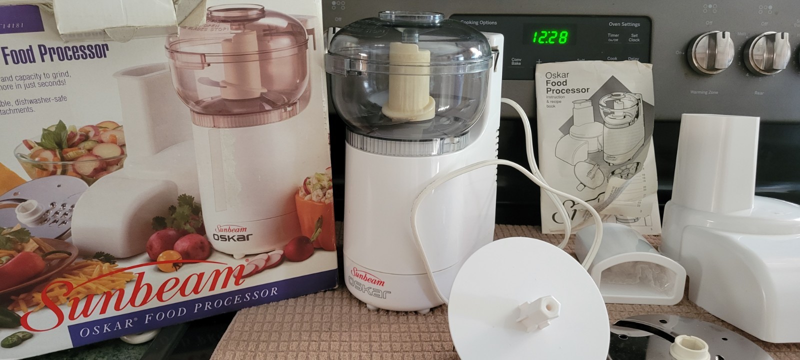 Sunbeam Oskar Food Processor 4817 Work Bowl Lid Chopper Chute Blade BOX Recipes