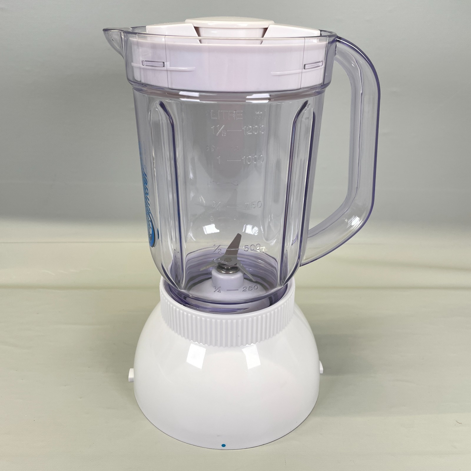 Ultimate Chopper CH-1 Ultimate Blender w/ Blade and Lid- White