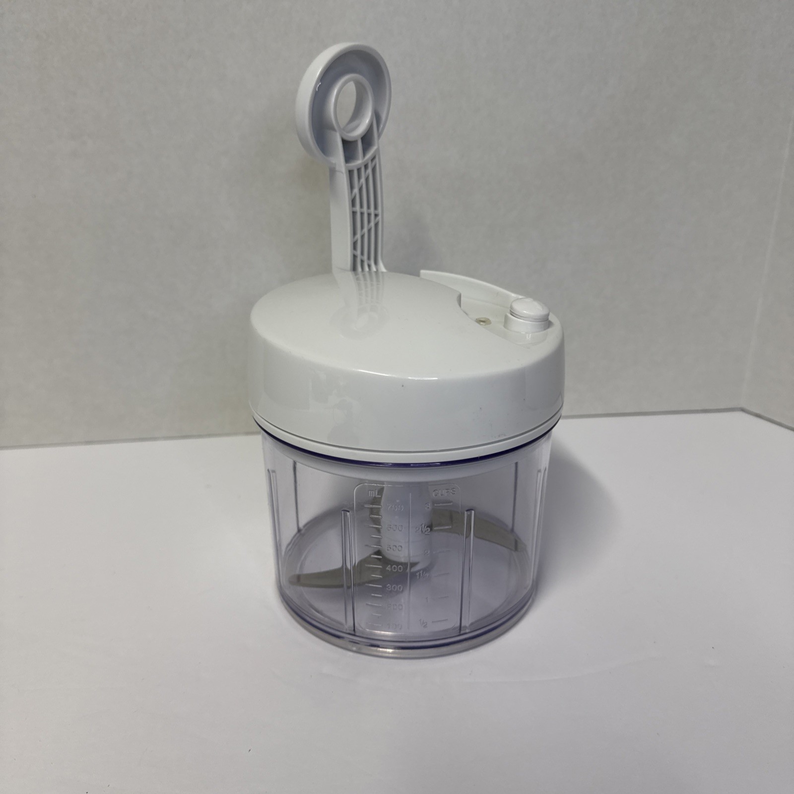 Pampered Chef Manual Food Processor Chopper White – Works 2581