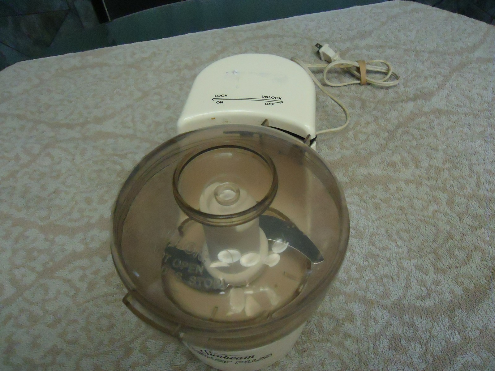 SUNBEAM OSKAR PLUS COMPACT ELECTRIC FOOD CHOPPER 14141 MADE IN FRANCE (g)