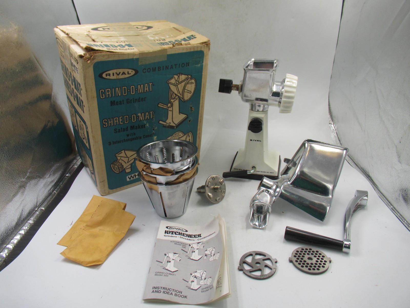 VTG Food Processor Grind-o-mat Shred-o-mat Salad Maker in box Instructions Rival