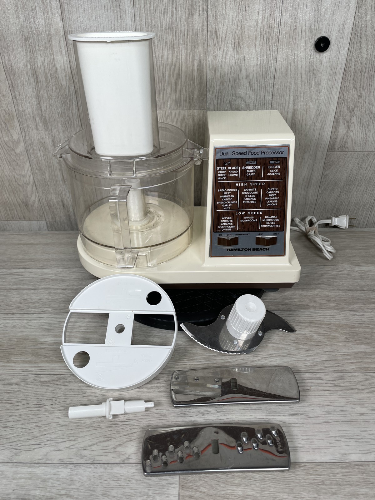 Hamilton Beach 702-5 Dual-Speed Food Processor Vintage Cream Base w blades Clean