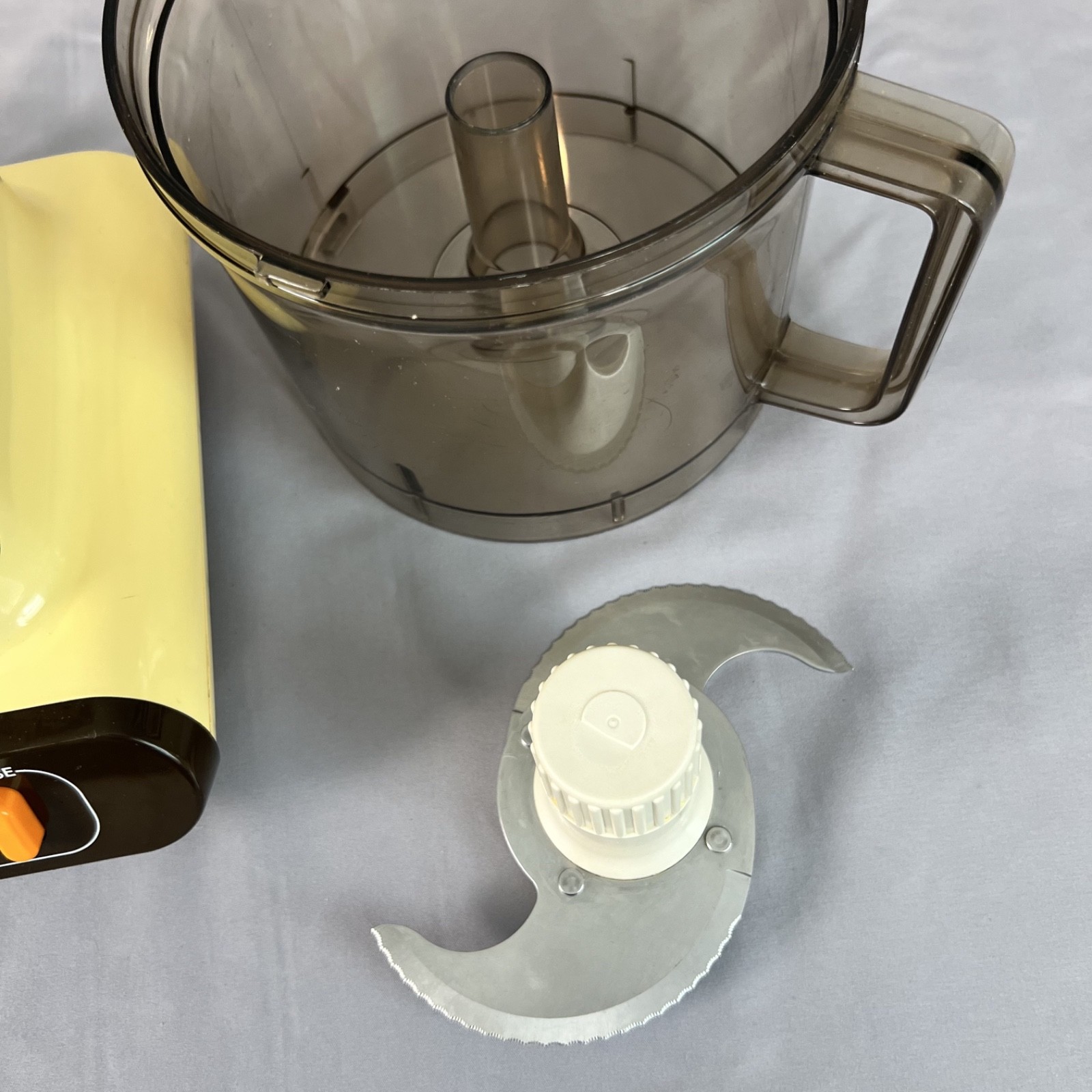 Toshiba Food Processor TFP‑1200 Japan Vintage Tested Works S Blade & Pusher