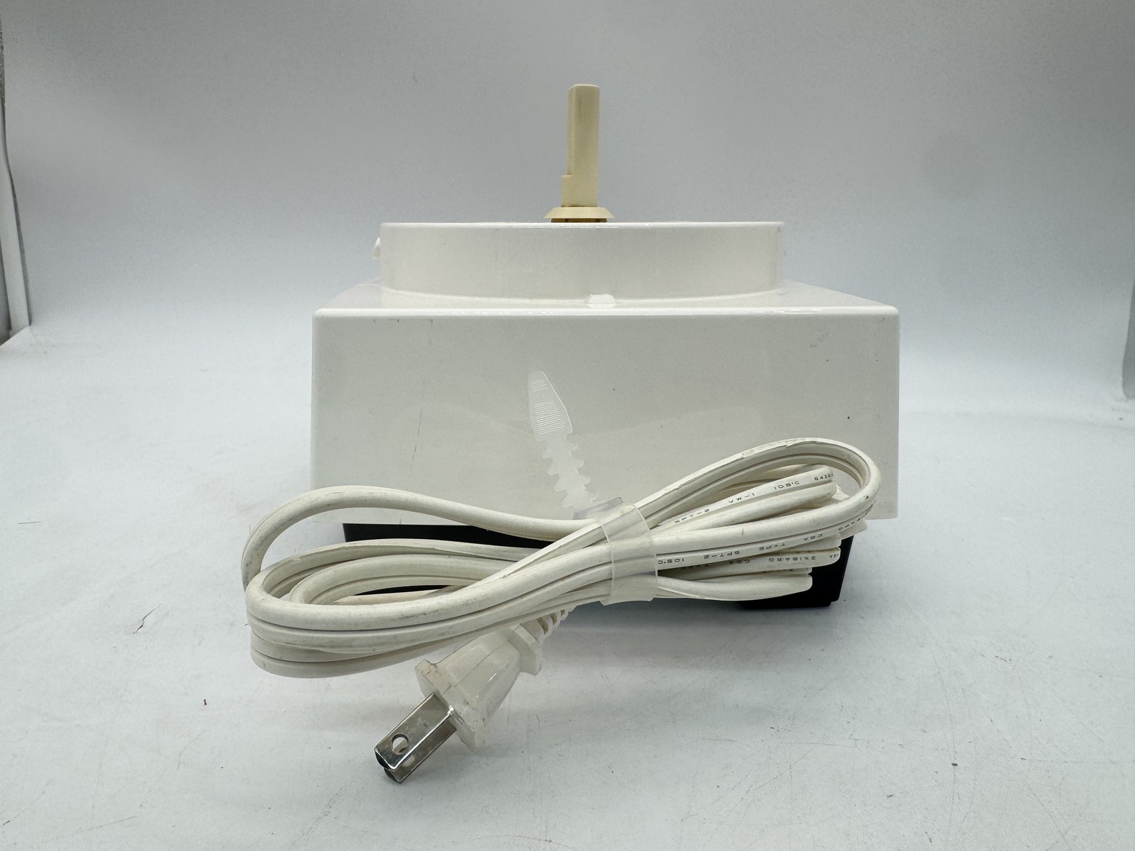 VTG Cuisinart DLC-10 PLUS Food Processor Motor Base Only 120V 5.2 Amps TESTED