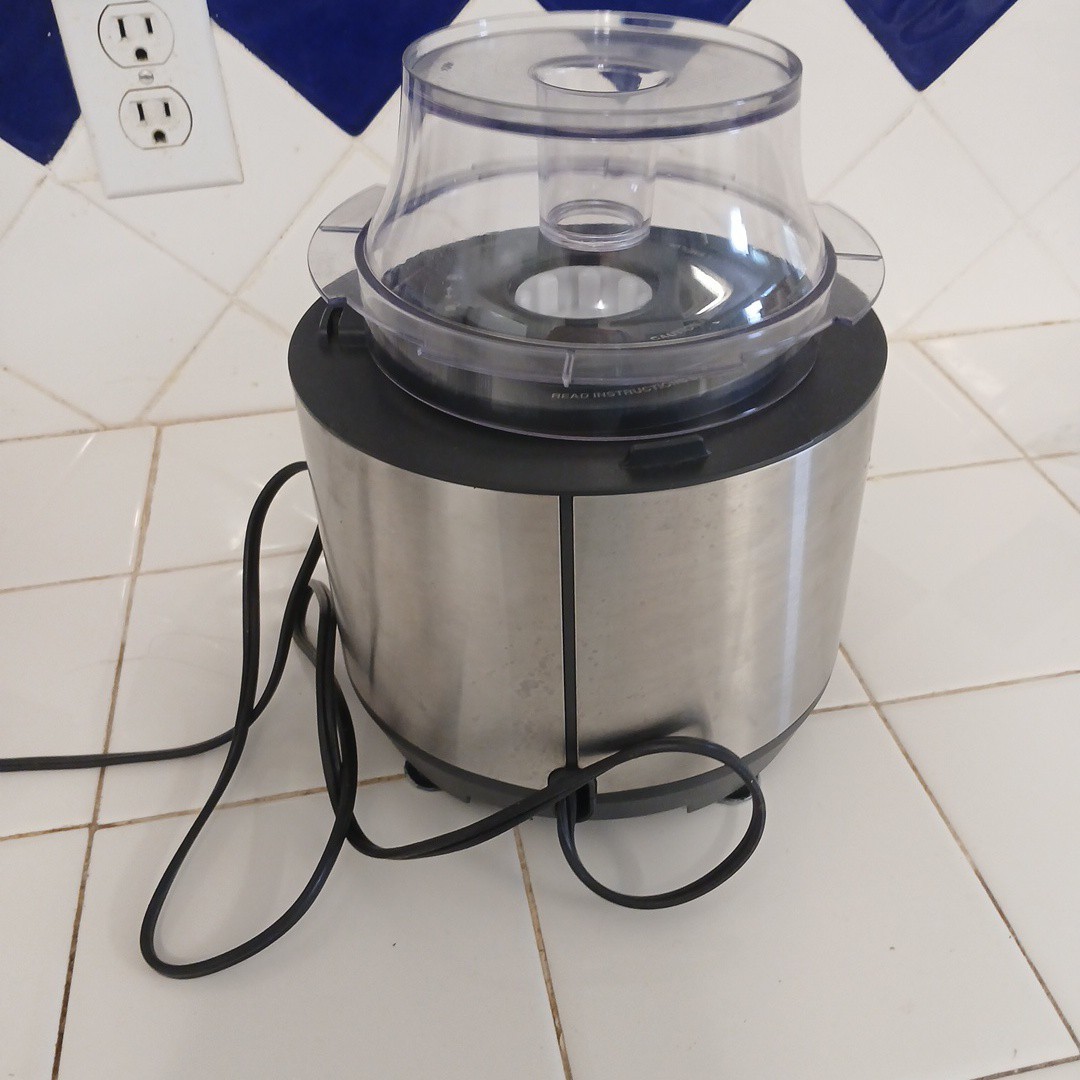 GE Food Processor 10 Cup Stainless Steel Blade Material W/ 3 Variable Speeds +
