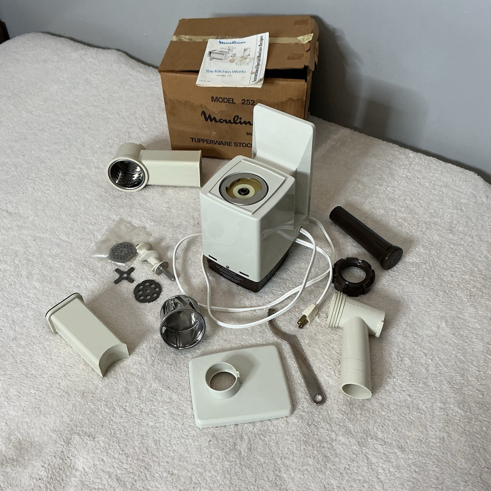 The Moulinex Tupperware Kitchen Works Model 252 Tested Working Made In France