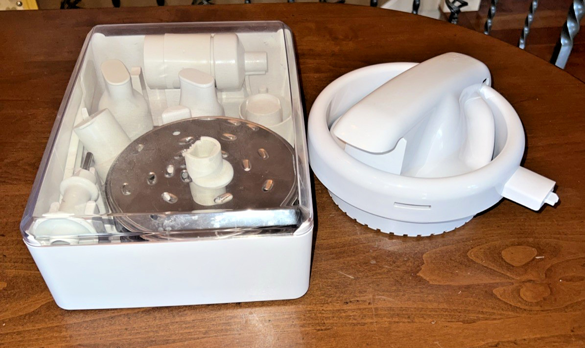 KitchenAid KPFW761OB Accessories 6 Blades 2 Stems, Whipper, Juicer, Case – EUC!