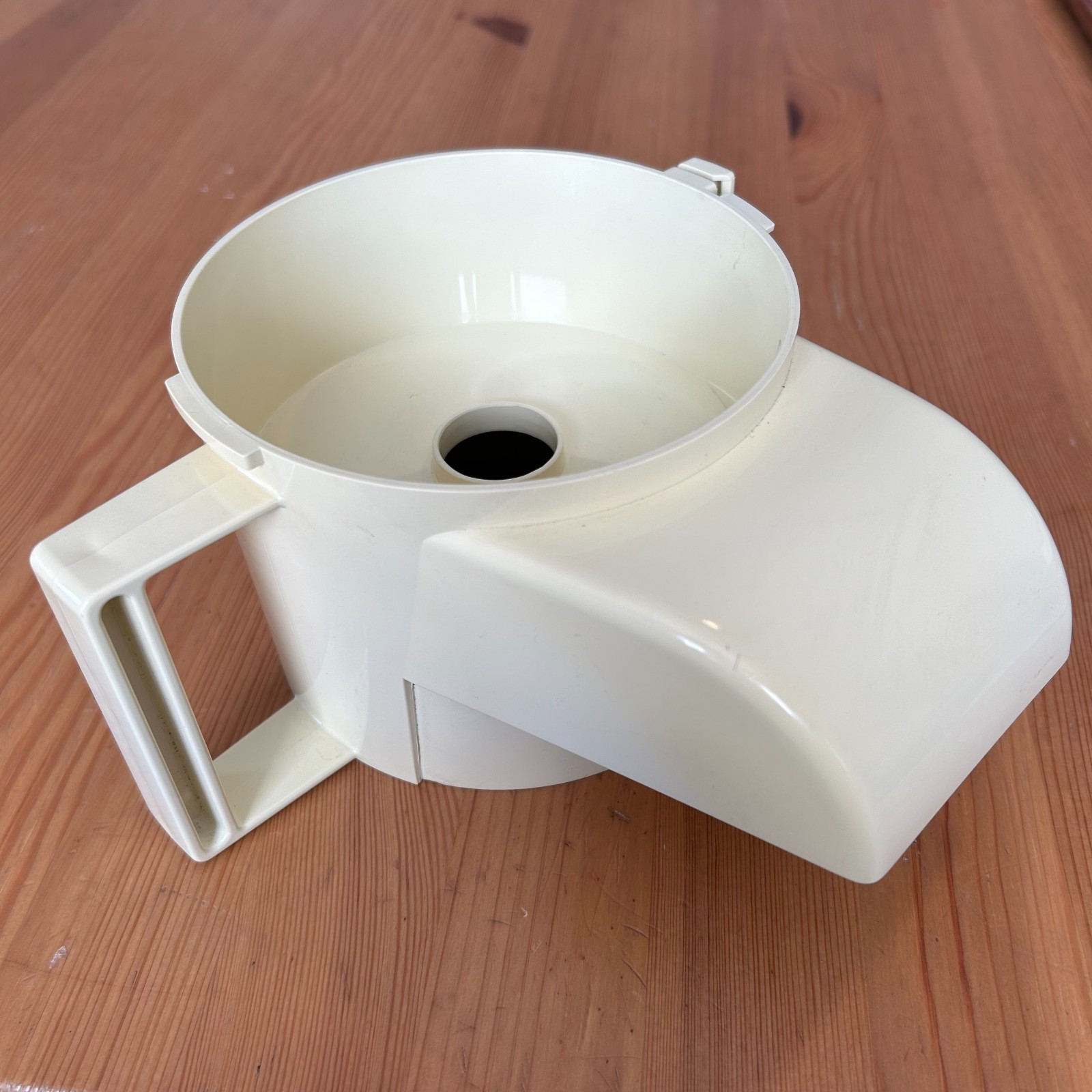 Cuisinart Little Pro Plus Work Bowl Citrus Juicer Chute Extractor Part DLC-507