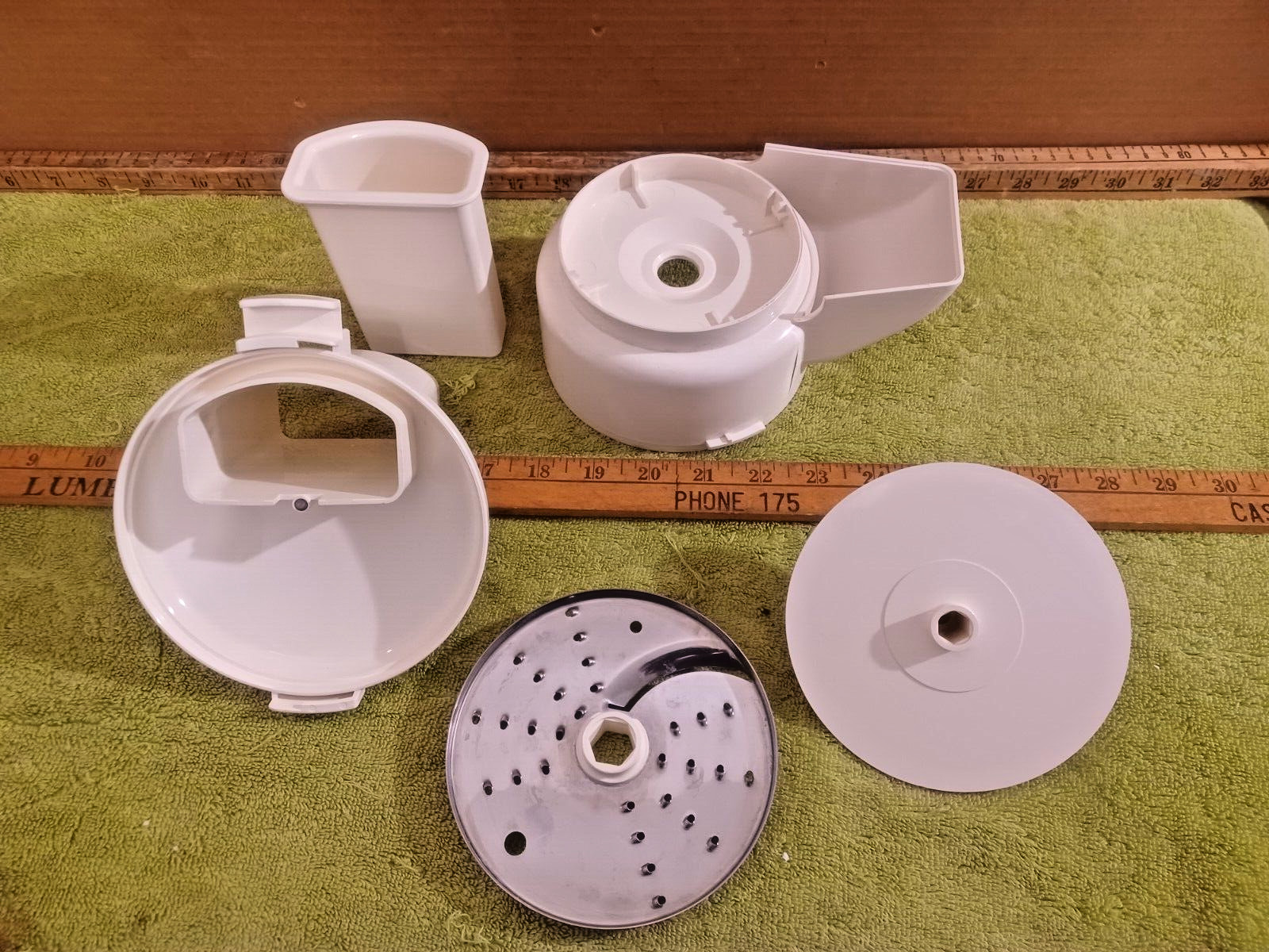Sunbeam Oskar 14081 Food Processor Replacement Parts Salad Attachment Chute
