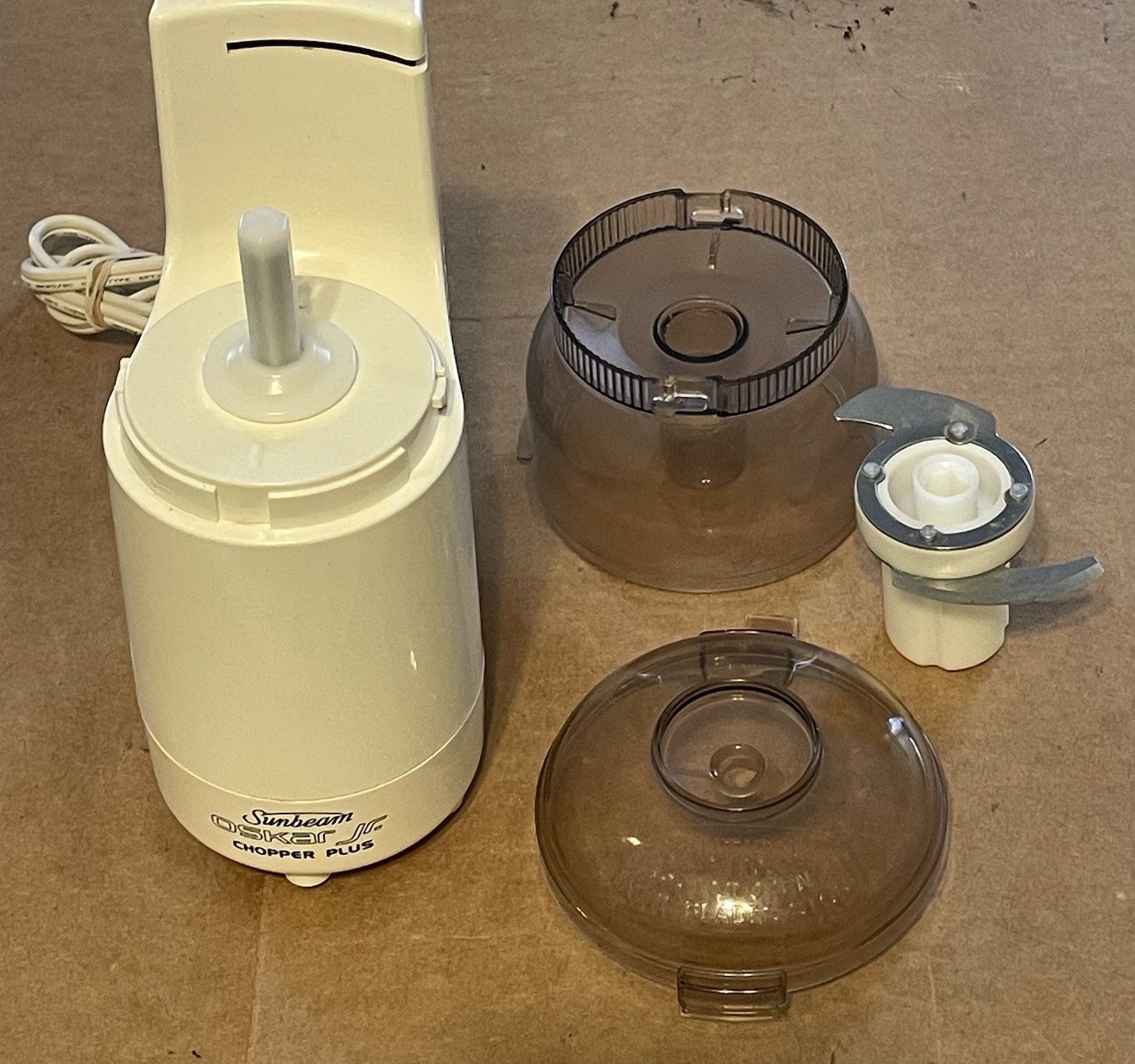 VINTAGE SUNBEAM OSKAR Jr. CHOPPER PLUS MODEL 14131 FOOD PROCESSOR