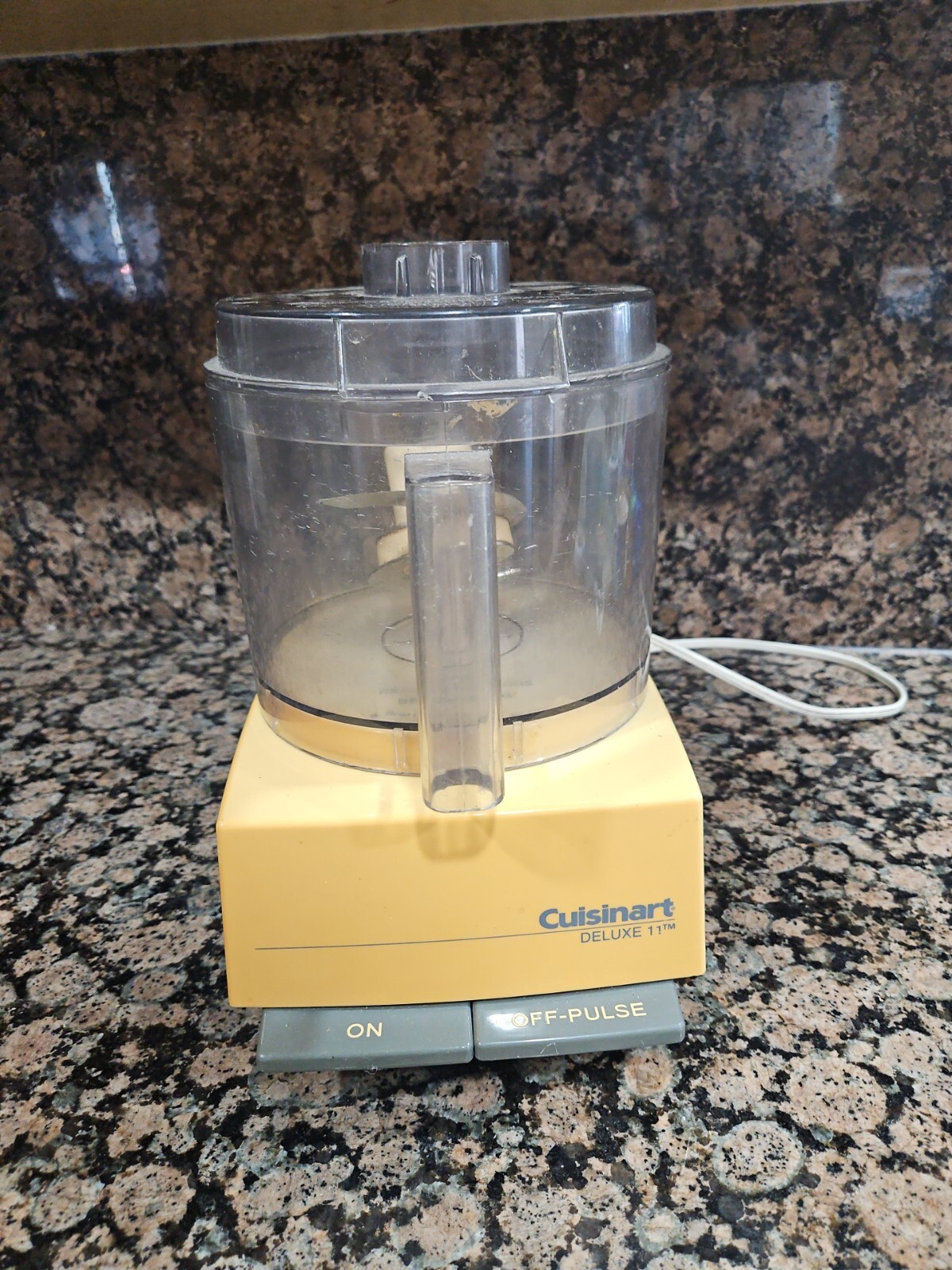 CUISINART Deluxe 11 Cup Food Processor DFP-11 TX Bowl & Cover Are Broken