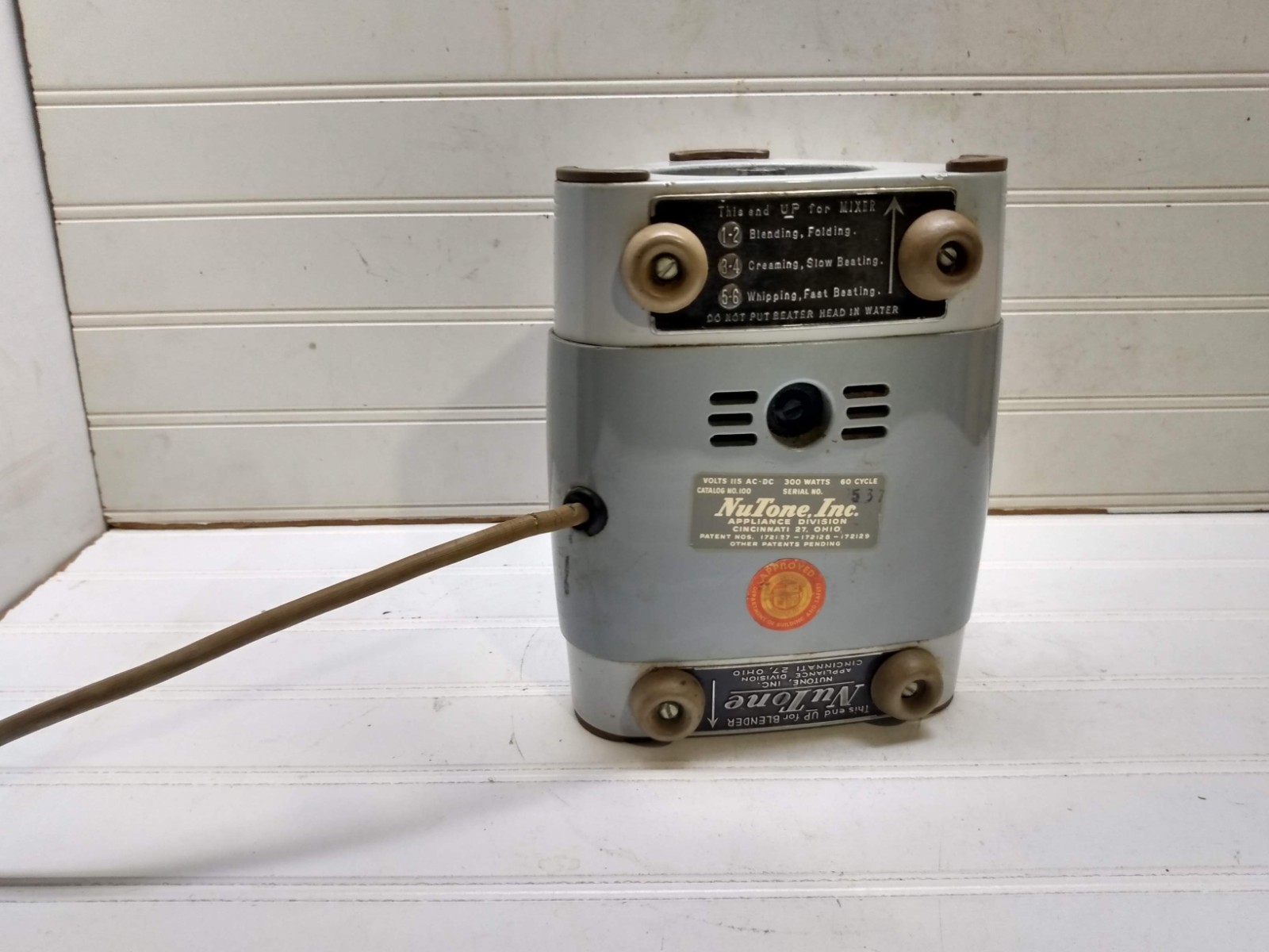 NuTone Food Center Processor Blender Counter Top Power Motor Base Model 100 Only