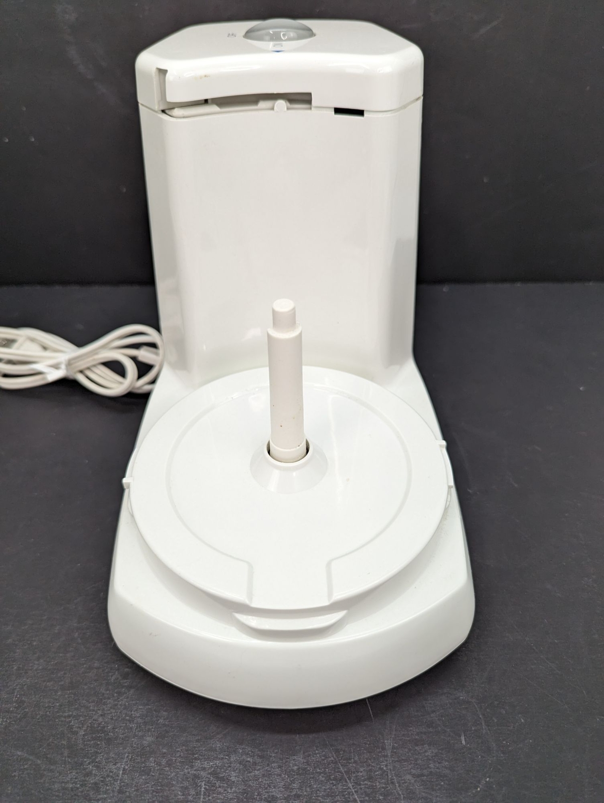 Hamilton Beach Food Processor Model 70100 Series A3359 Replacement Base White