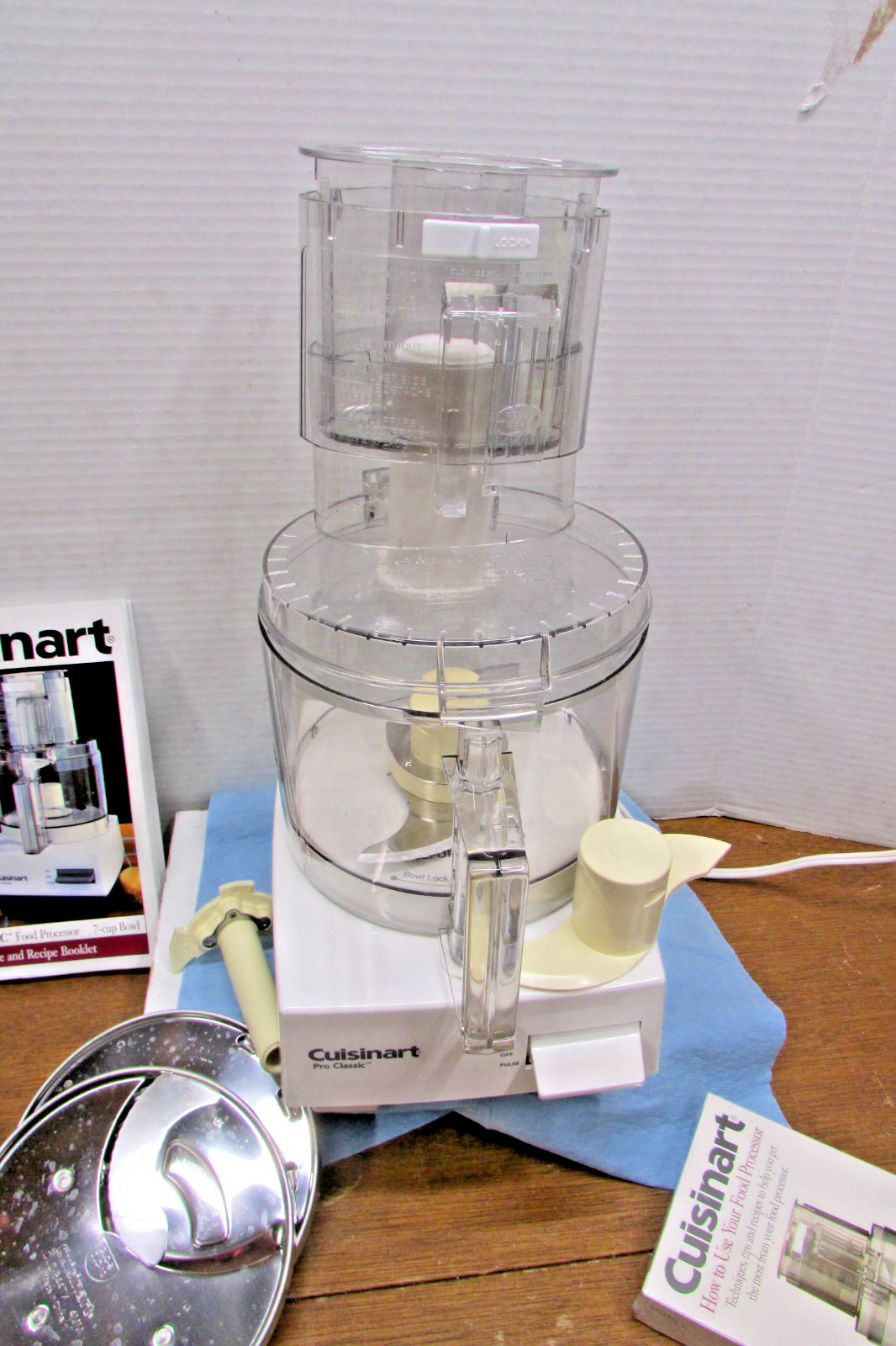 Cuisinart Pro Classic DLC-10S 7-Cup Food Processor W/ Attachments & User Manual