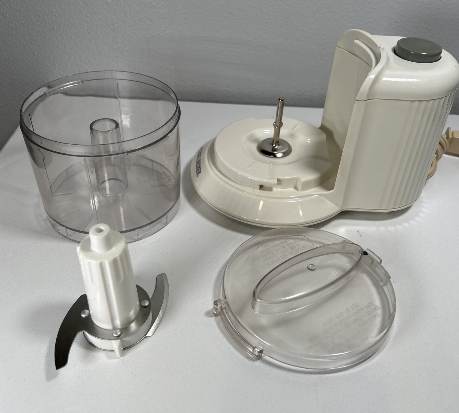 Black & Decker Food Processor White Handy Chopper HC21 HC-21 70W – Working