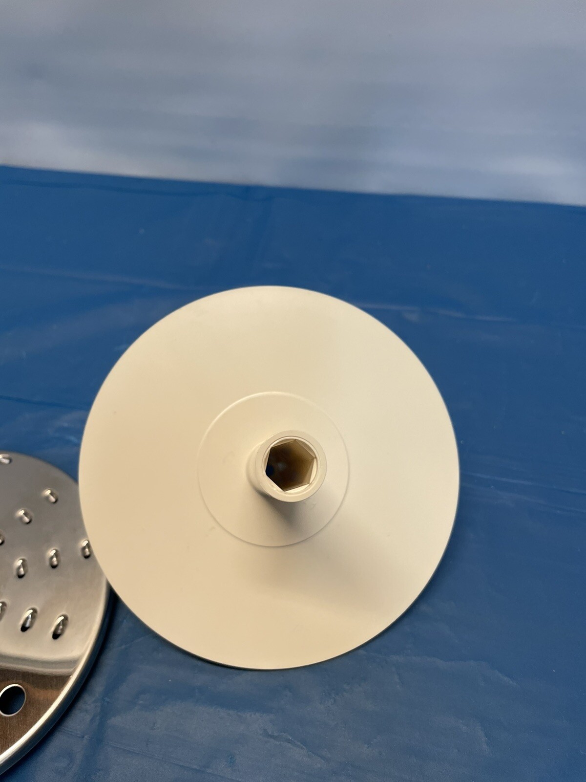 Sunbeam Oskar 14181 Food Processor ejector disk and shredder grater blade