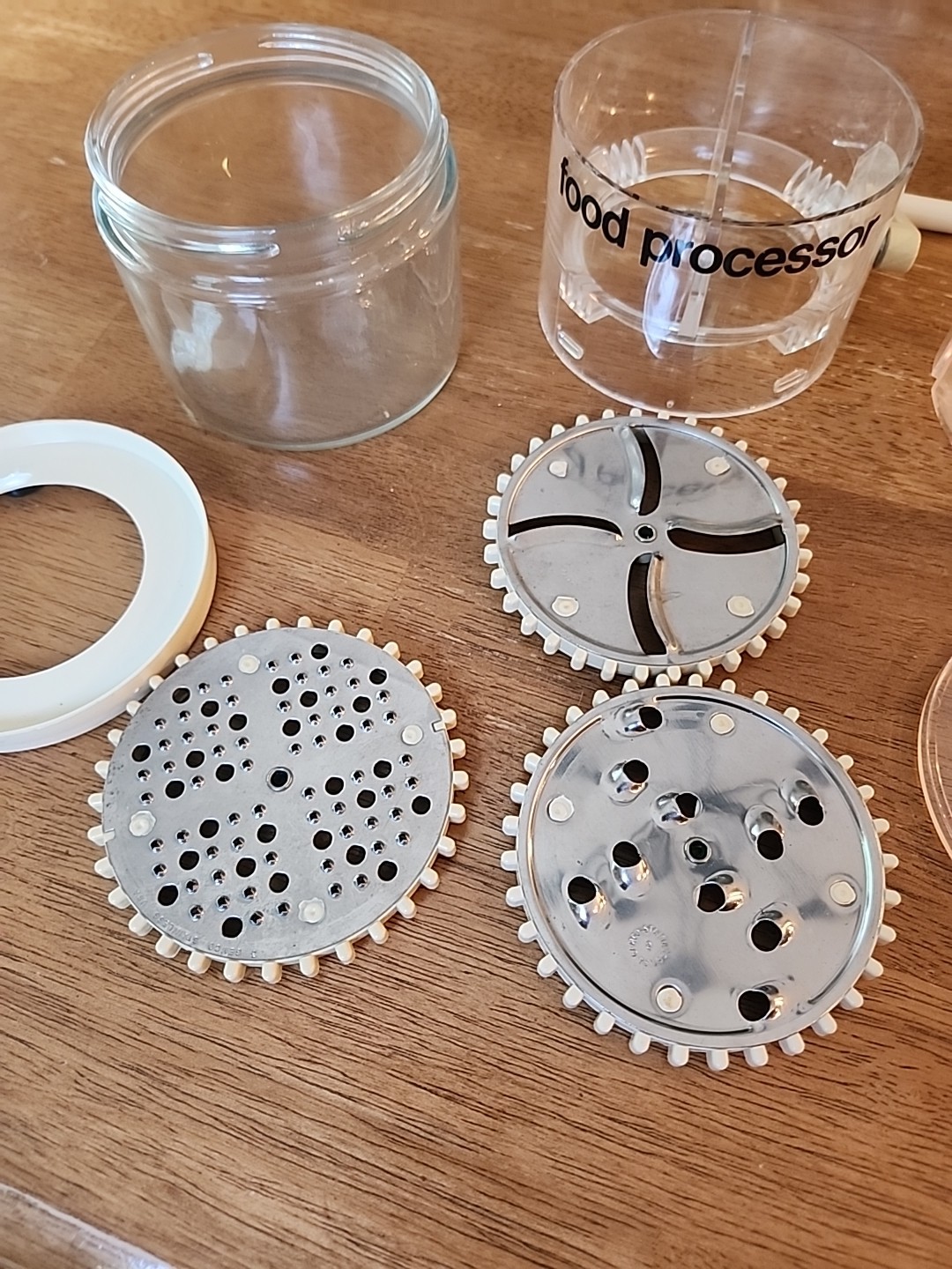 Gemco Hand Crank Food Processor Grater 3 Blades Glass Base