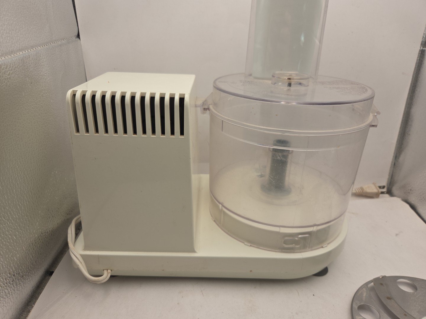 Hamilton Beach Food Processor Model 702R USA w/ Bowl Lid Blades Discs – SEE NOTE