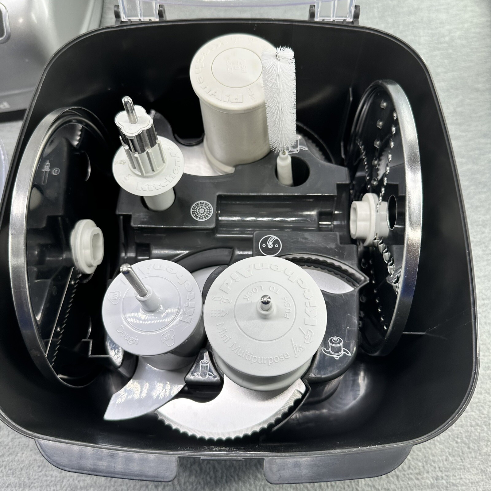 KitchenAid 14-Cup Food Processor Kit Contour Silver KFP1466CU