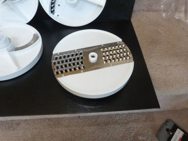 LOT OF 4 OSTER KITCHEN CENTER FOOD PROCESSOR CUTTING GRATER DISCS BLADES SLICERS