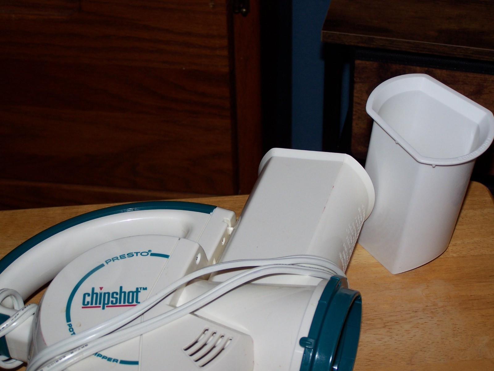 Presto #02960 Chipshot Electric Potato Chipper / Food Slicer w/ 1 Cone VGUC