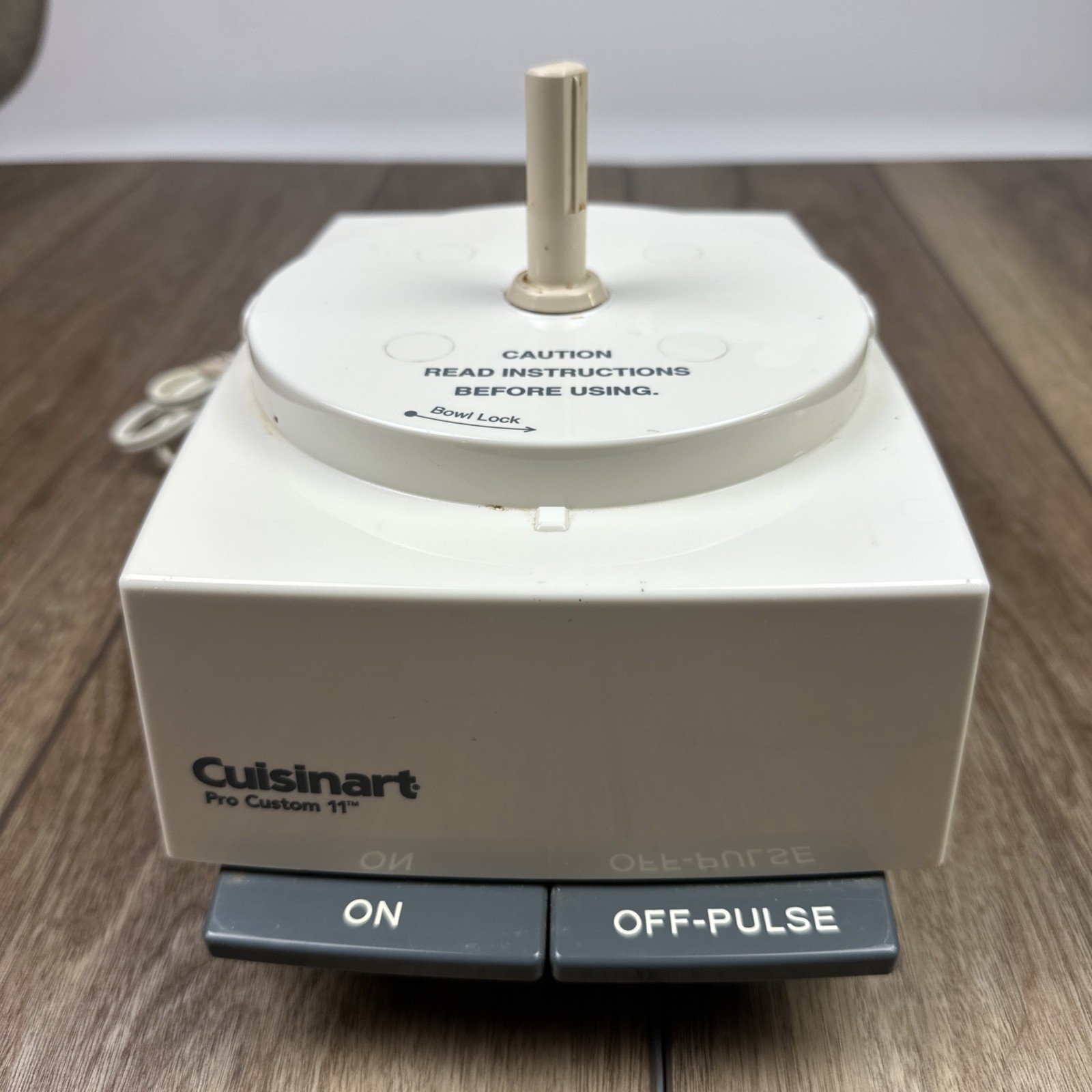 Cuisinart Pro Custom 11 DLC-8S Type 28 White 120V Food Processor Motor Base Only
