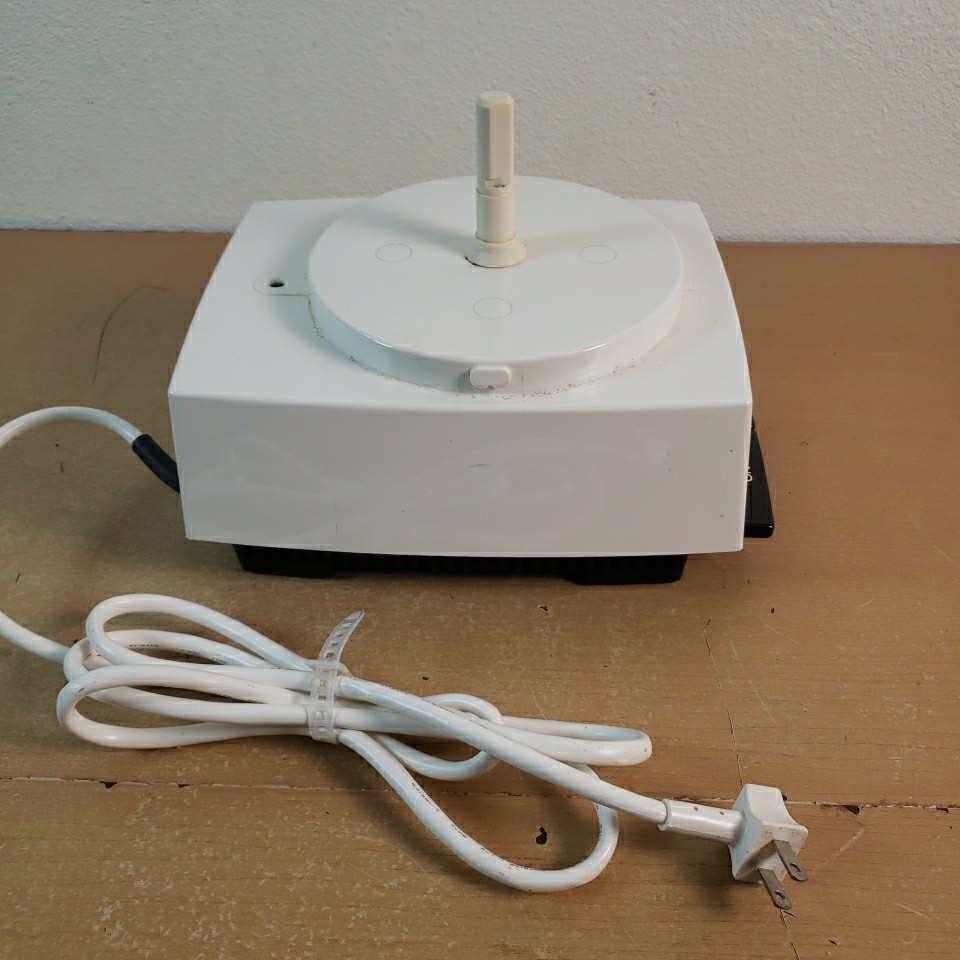 Vintage Cuisinart DLC-7 Super Pro Food Processor Works Great (Stress Fracture)