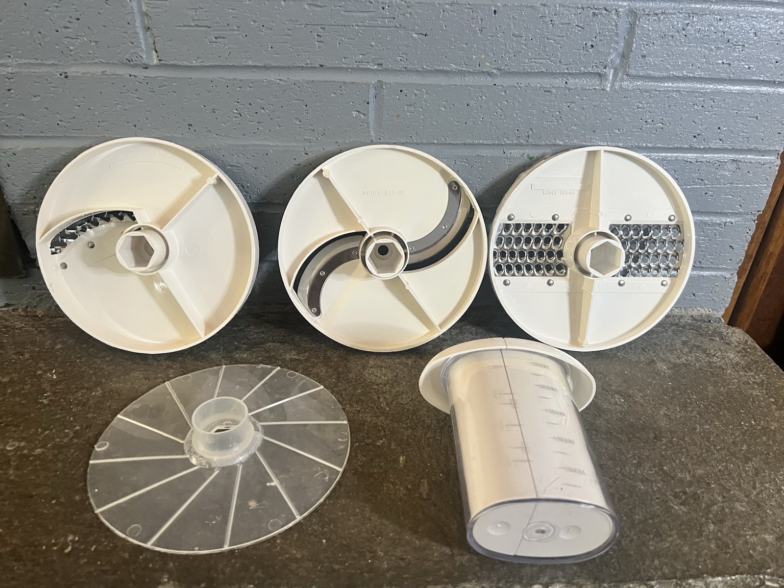 Oster Kitchen Center Disc Set, Slicer Grater Models 937-81 937-84 937-85 Pusher