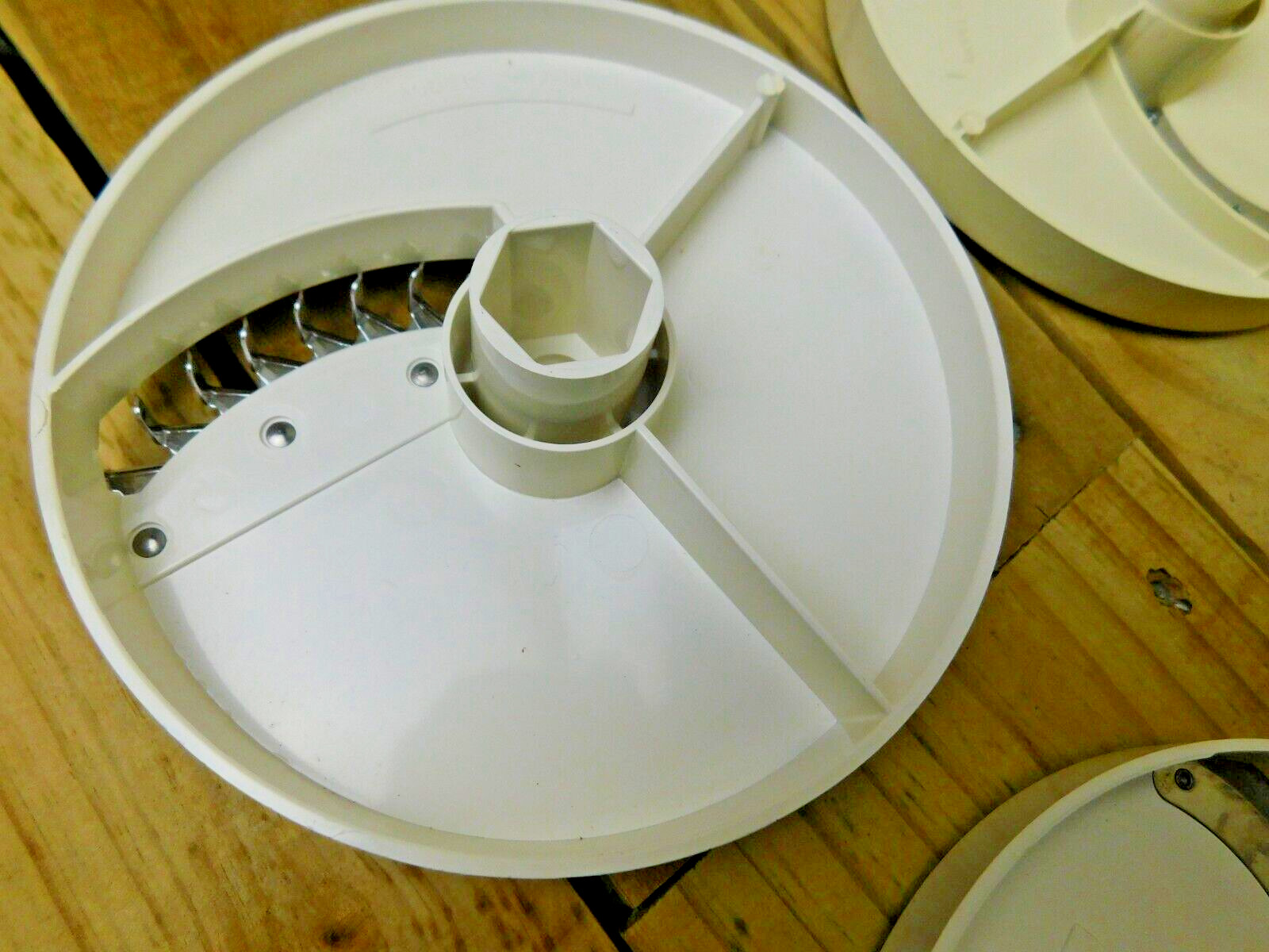 4 Oster Regency Kitchen Center Food Processor Slicing Shredding Cut Disc Blades