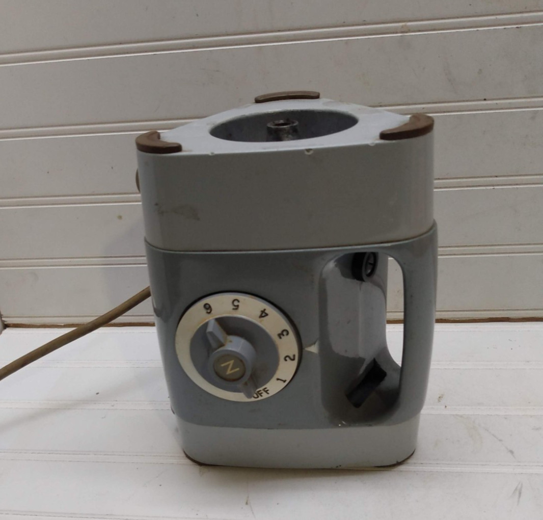 NuTone Food Center Processor Blender Counter Top Power Motor Base Model 100 Only