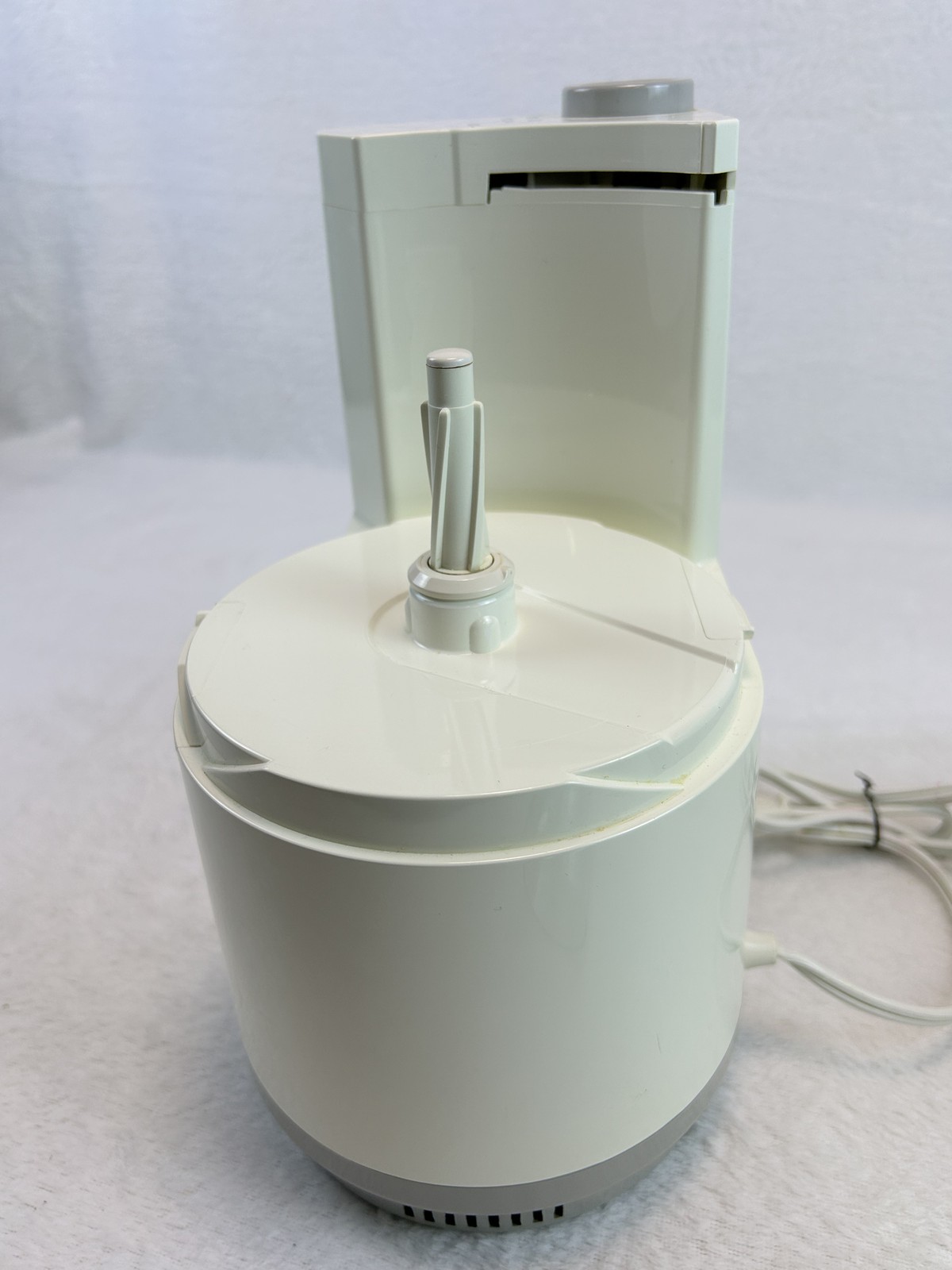 Regal La Machine I Food Processor Vintage Off-White Cream w/ Slicing Blade