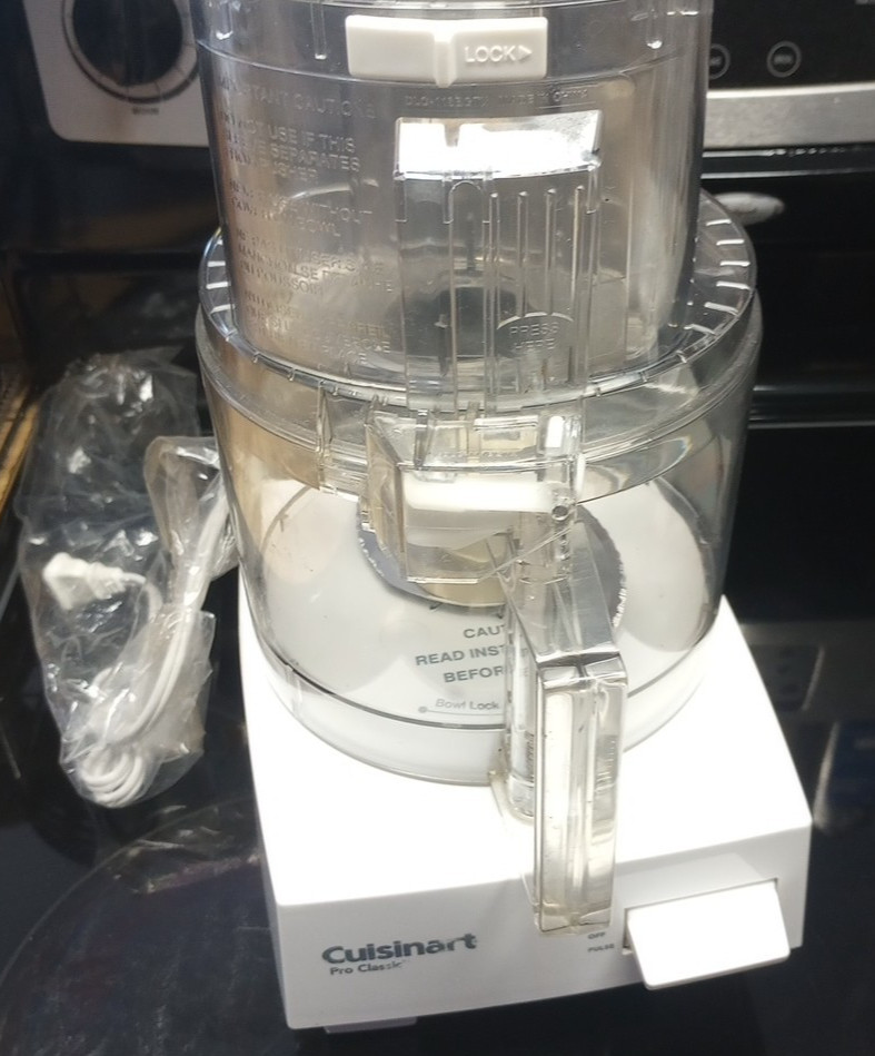 Cuisinart 7-Cup Pro Classic Food Processor, 600-Watt Motor, Vegetable Chopper
