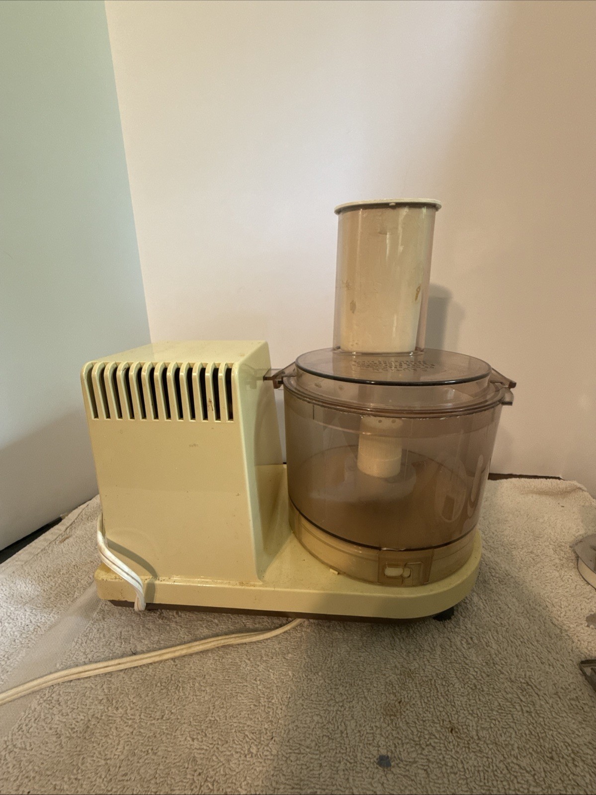 Vintage Hamilton Beach Scovill Food Processor Model 702-3 w Attachments Works!