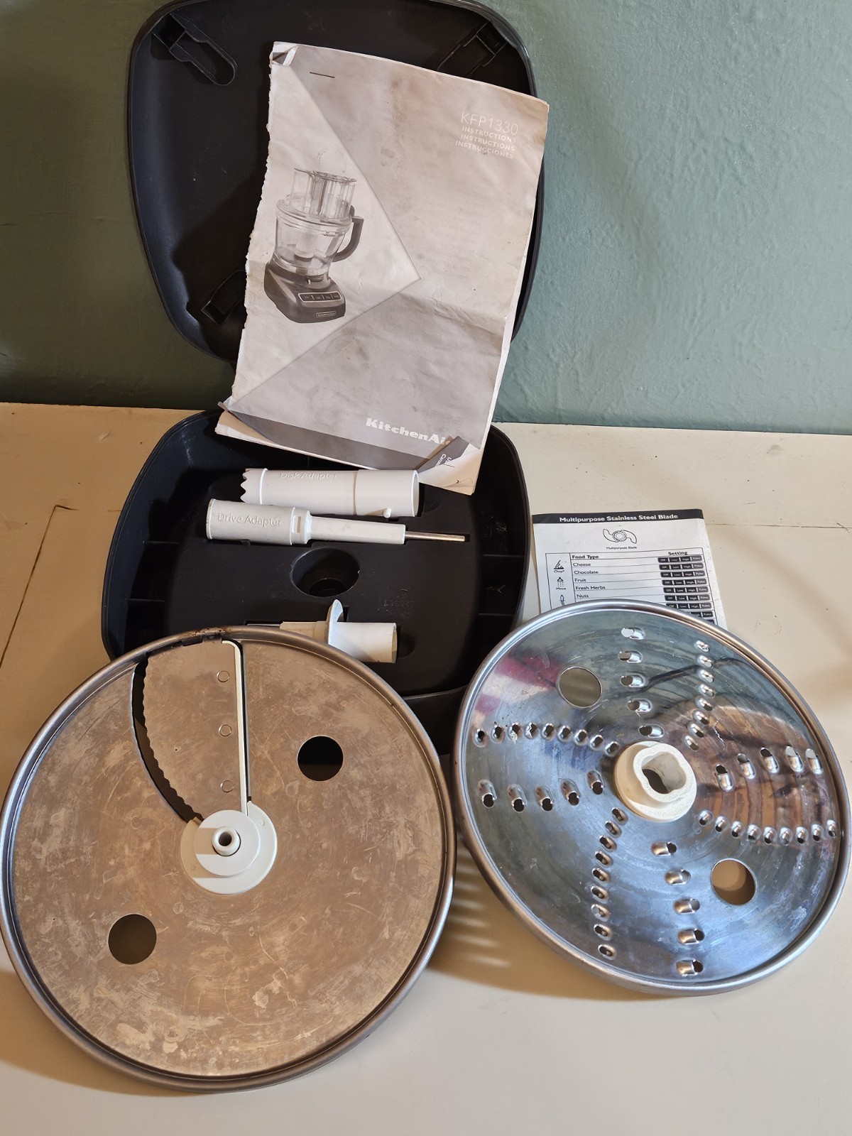 KitchenAid Adjustable Slicing & Reversible Shredding Set/Case Pre-owned KFP1330