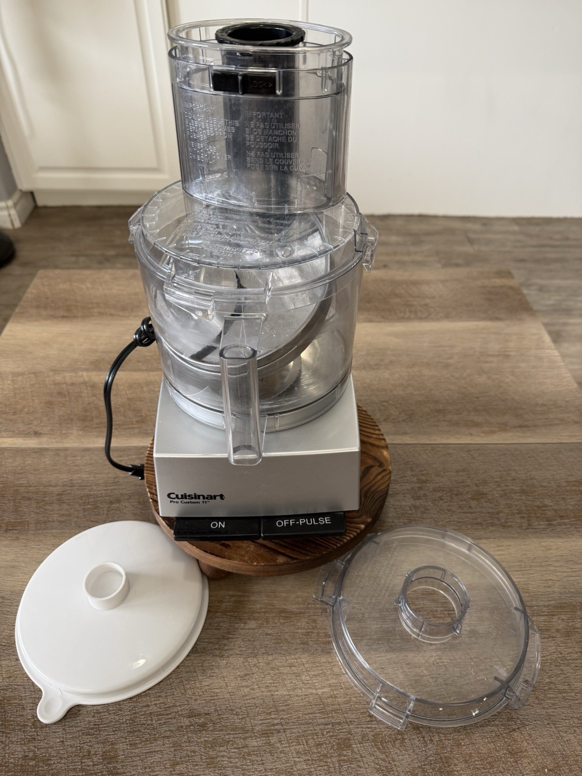 Cuisinart Pro Custom 11″ Food Processor ~ With Accessories ~ Blades And Chopper