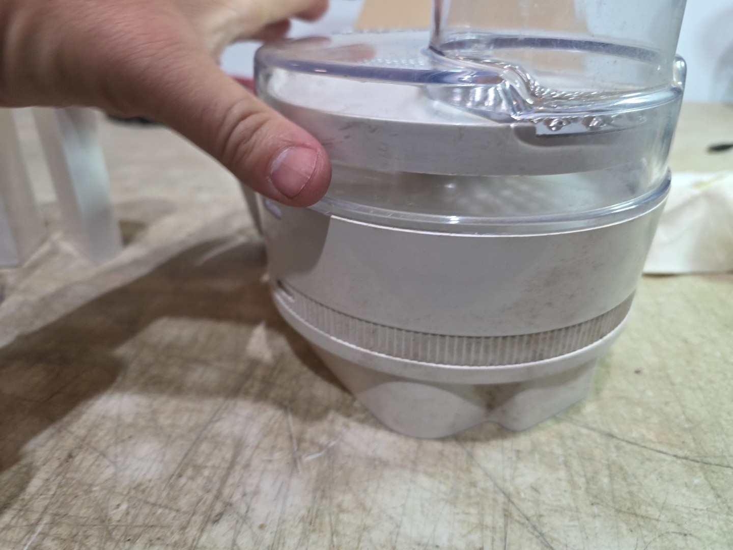 Oster Kitchen Center Food Processor Salad Shooter Attachment 957-38F Lid Pusher