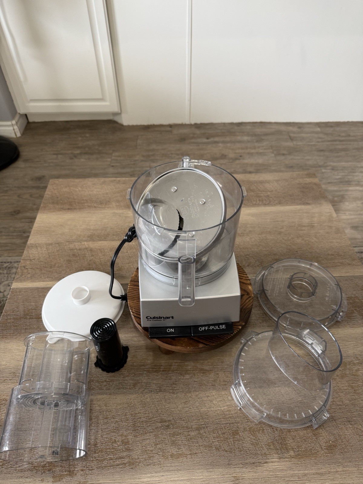 Cuisinart Pro Custom 11″ Food Processor ~ With Accessories ~ Blades And Chopper