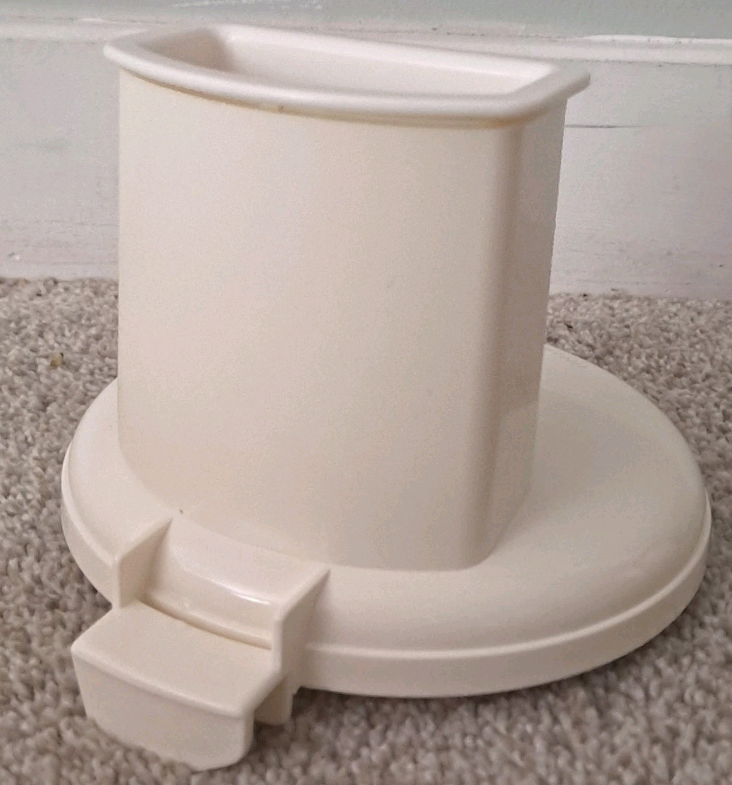 Sunbeam Oskar 14081 Food Processor Parts White Lid Chute And Pusher CLEANED