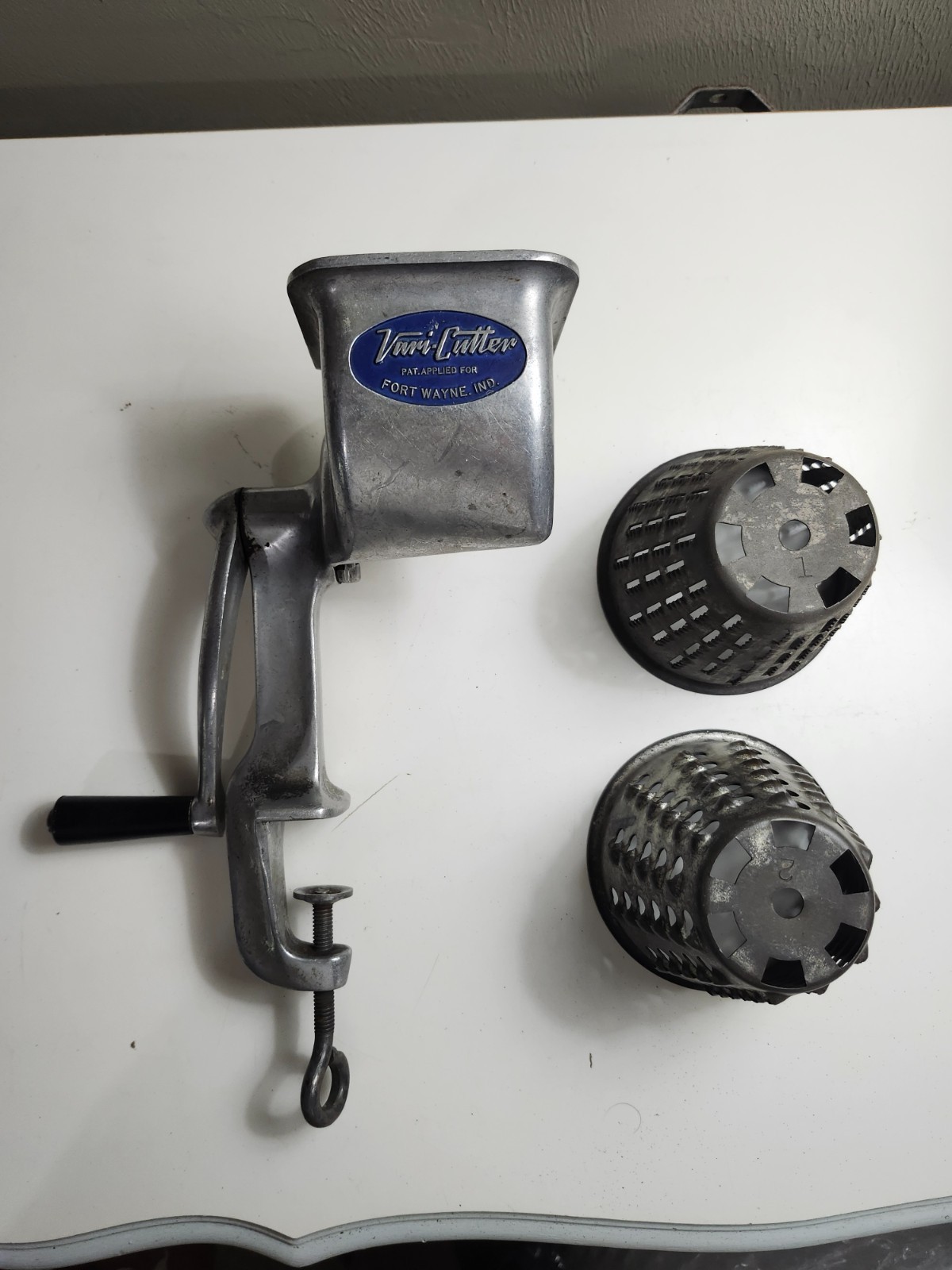 VINTAGE RARE VARI-CUTTER GRATER SHREDDER SALAD MAKER 2 cup SET- CLAMP ON