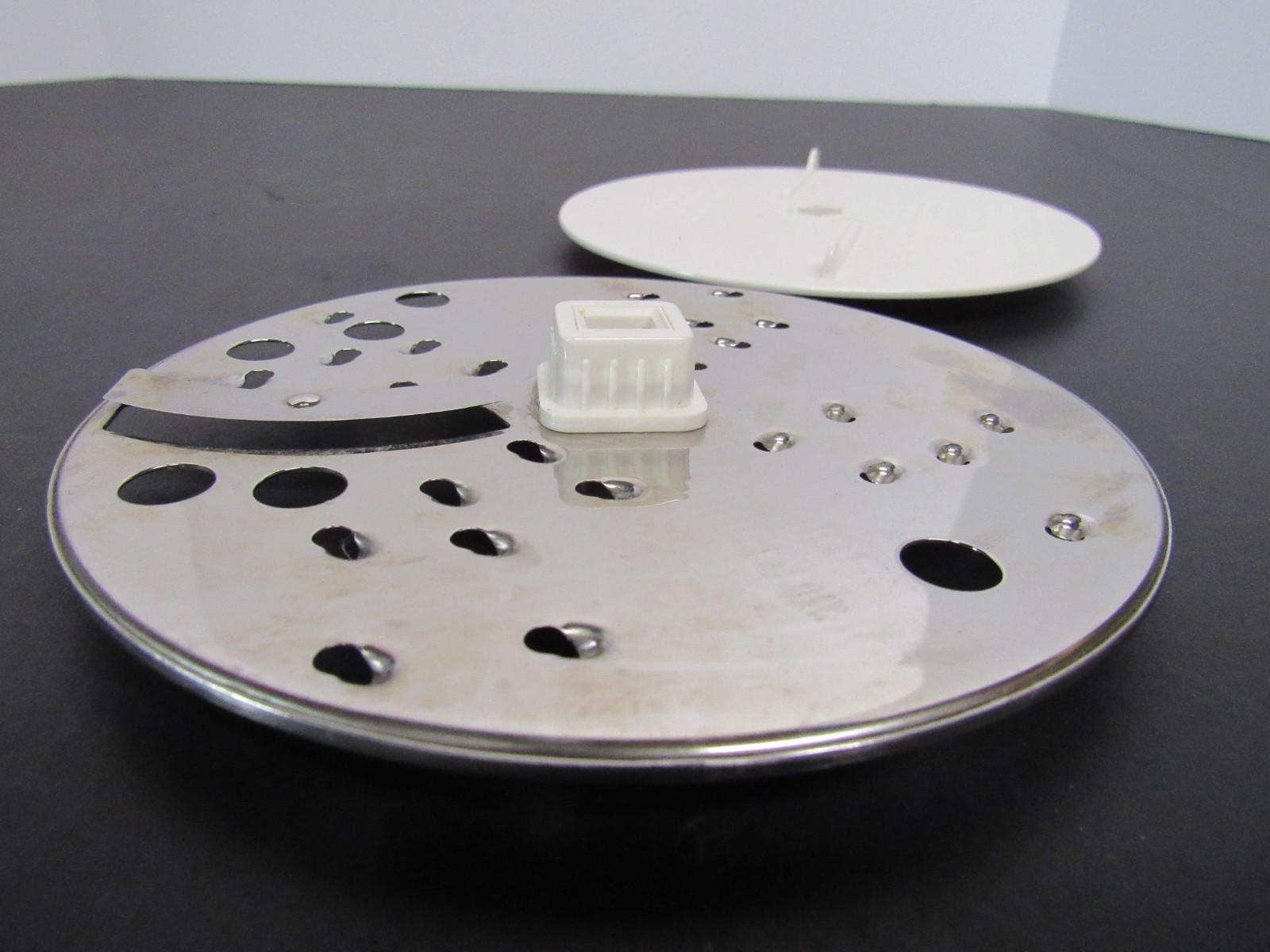 GE General Electric Food Processor 106622F Slicing Shredding Blade/Blocker Disc
