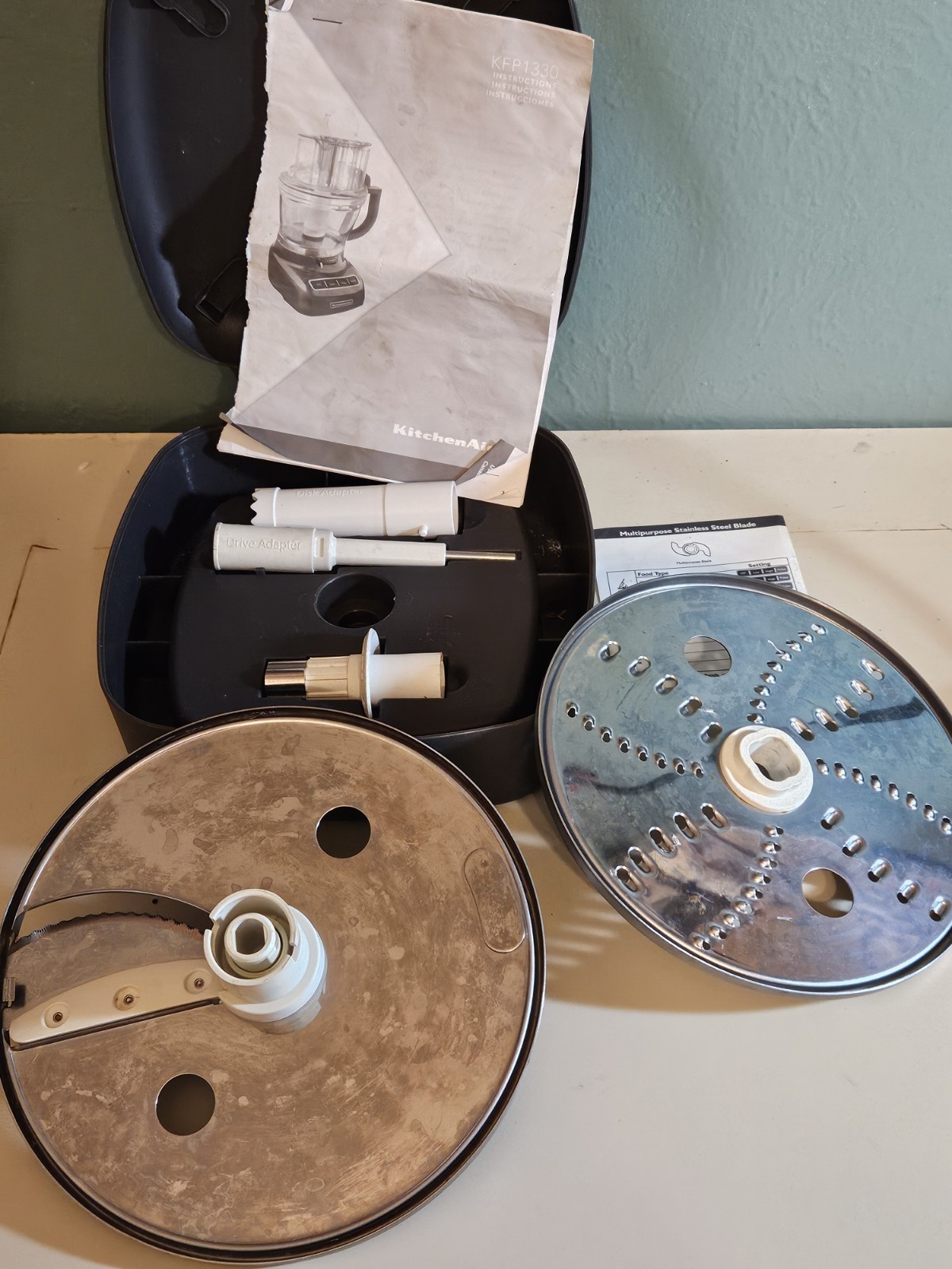 KitchenAid Adjustable Slicing & Reversible Shredding Set/Case Pre-owned KFP1330