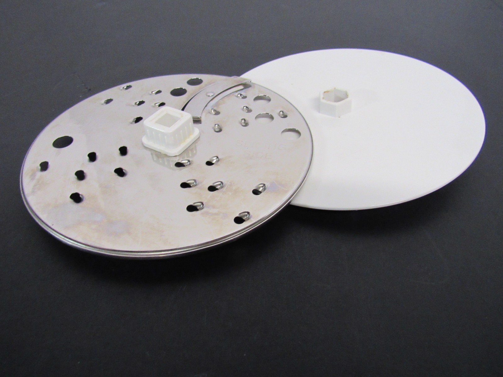 GE General Electric Food Processor 106622F Slicing Shredding Blade/Blocker Disc