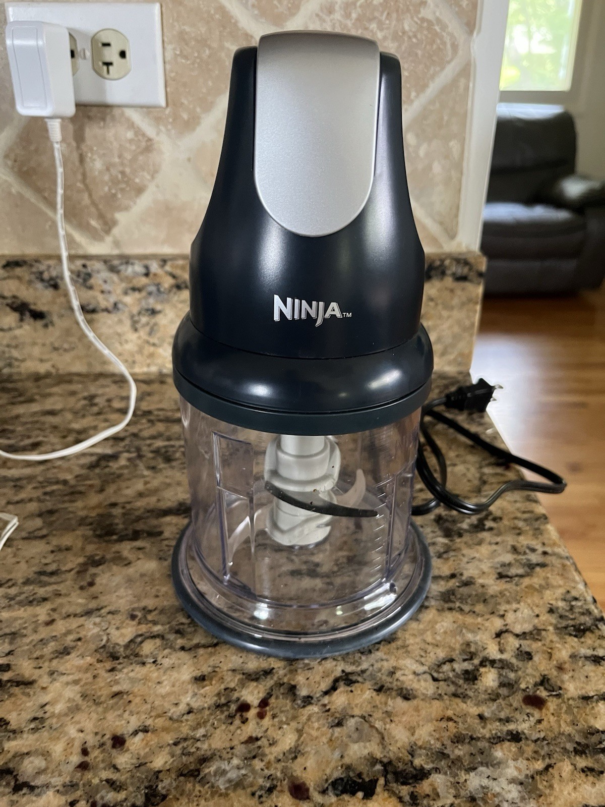 Ninja Food Chopper Express Chop, 16-Ounce Bowl for Mincing NJ100GR Used G