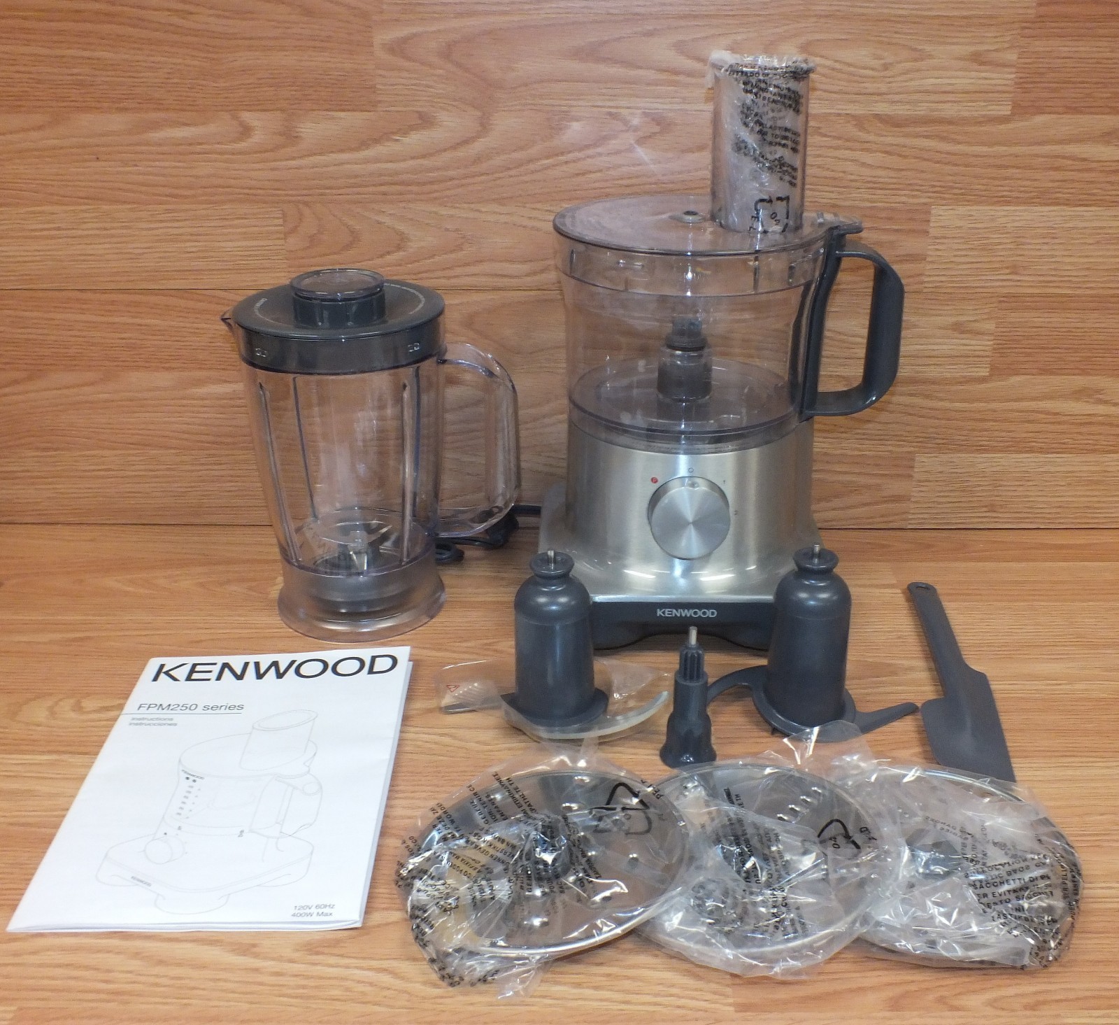 Kenwood (FPM250) MultiPro Compact 400W 5 Cup Food Processor Bundle **READ**
