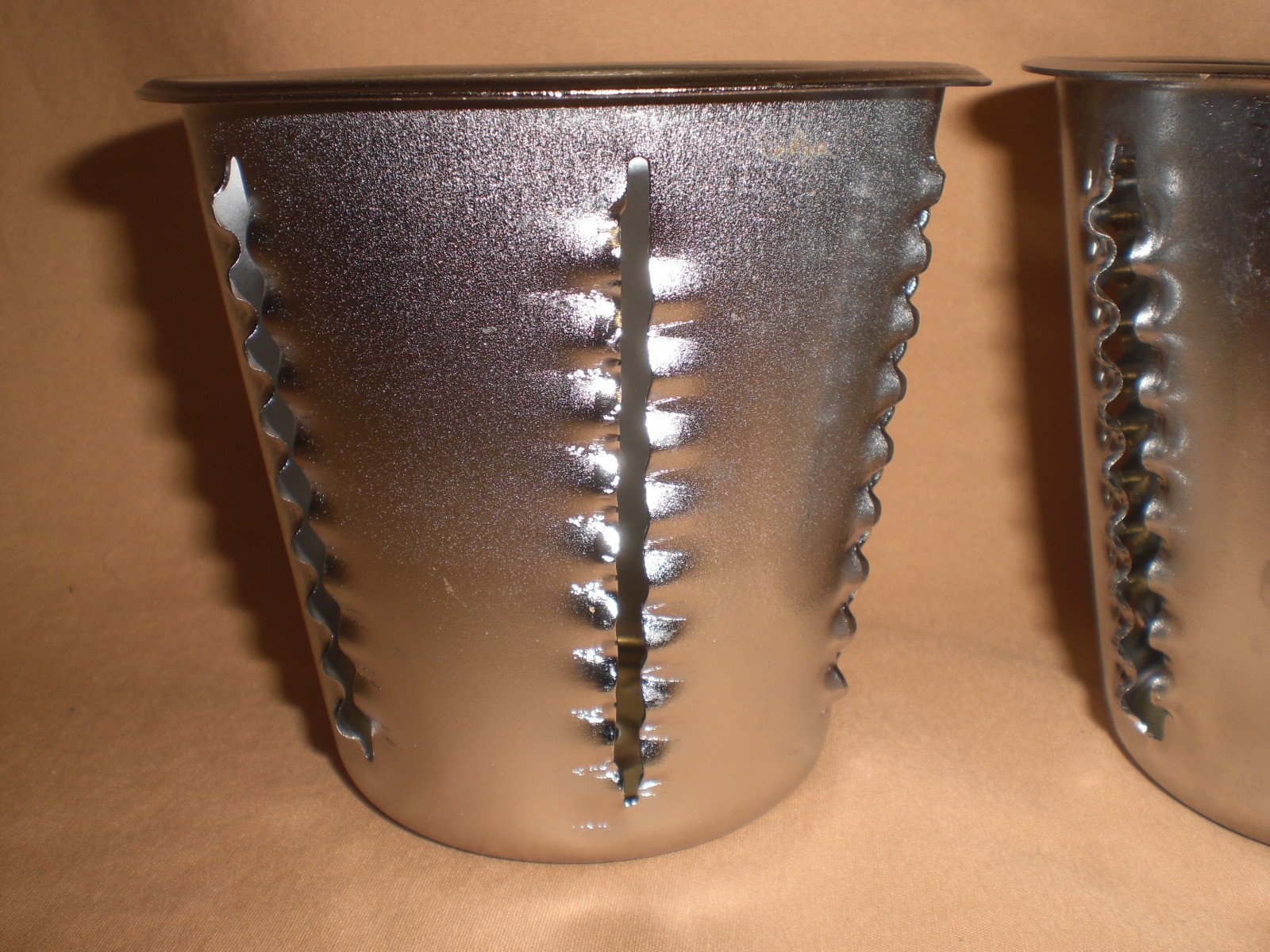 SALADMASTER FOOD PROCESSOR SLICE SHRED GRATE REPLACEMENT CONES +STEM -SET OF 6