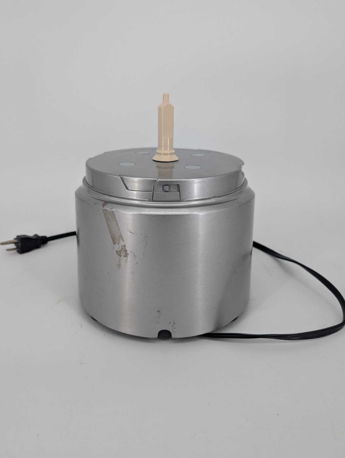 Cuisinart FP-12DC 12-Cup Food Processor BASE MOTOR ONLY. EXCELLENT condition.